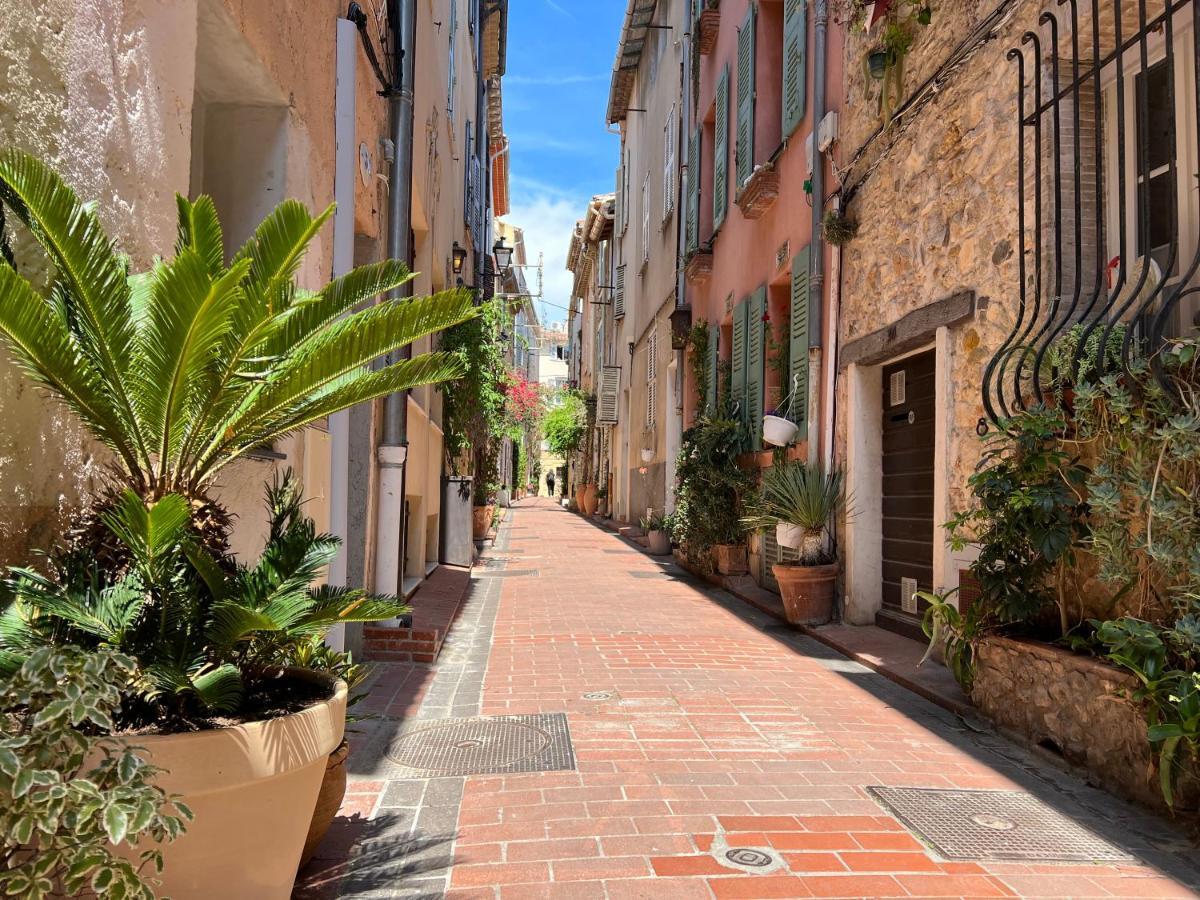 Les Petits Volets 2 Bed & Breakfast Antibes Dış mekan fotoğraf