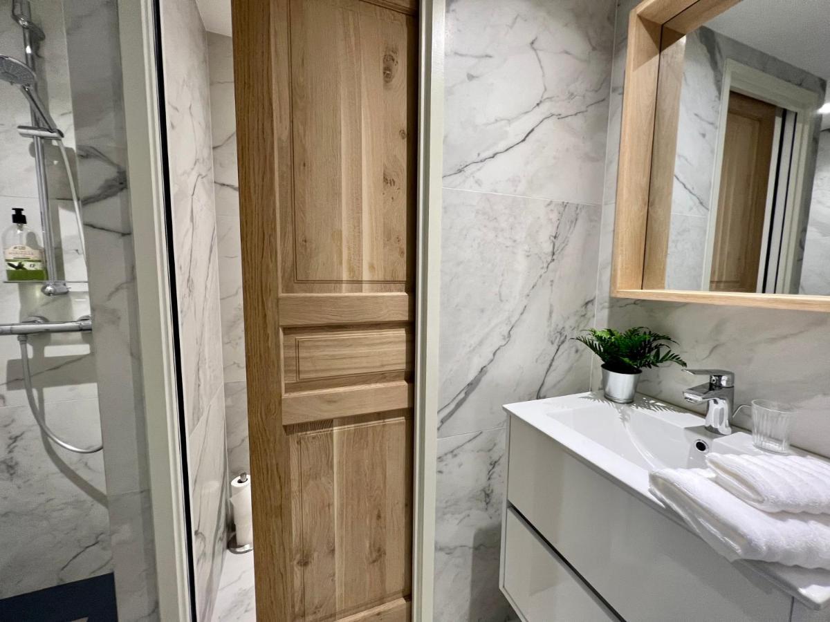 Les Petits Volets 2 Bed & Breakfast Antibes Dış mekan fotoğraf